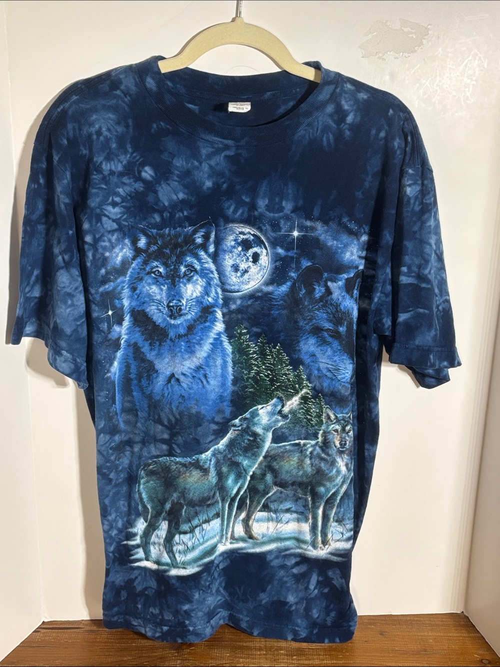Vintage Gildan Wolves Under Full Moon Tie Dye Graphic T-Shirt Blue  MED.